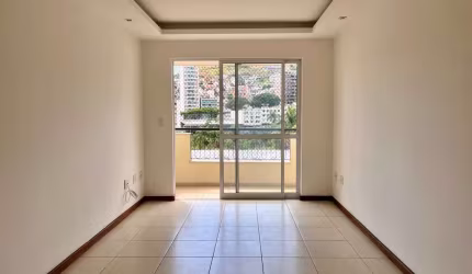 Apartamento de 02 quartos com 1 suíte e vaga de garagem no Alto dos Passos