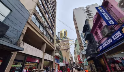 Sala comercial  com três divisórias em Porto Alegre.