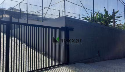 Casa com quadras esportivas