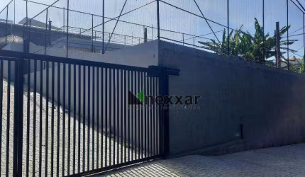 Casa com quadras esportivas