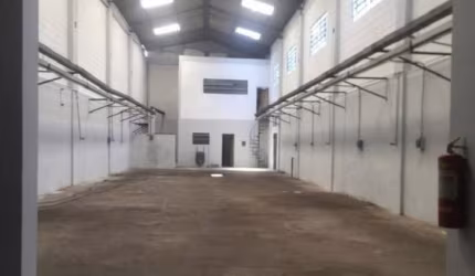 GALPÃO PÉ DIREITO ALTO - 600m²
