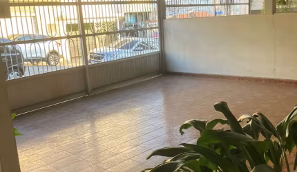 CASA TÉRREA COM 360M²