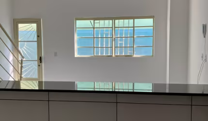 CASA EM CONDOMÍNIO FECHADO