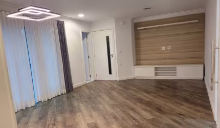 APARTAMENTO COM 3 DORMITÓRIOS  E VARANDA EM SANTANA