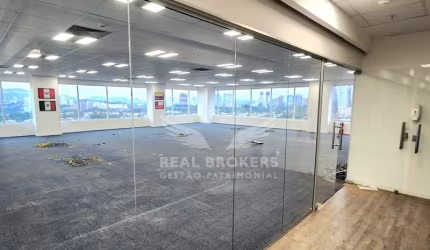 Meia Laje Comercial de 1.000 m² para Locação em Alphaville