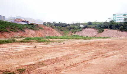 Área Industrial com 19684m² sendo 11550m2 de Platô pronto, em Araçariguama