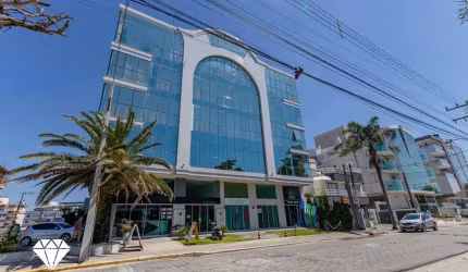Praia de Mariscal, apto finamente Mobiliado e Decorado