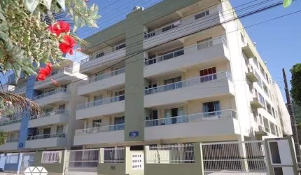 Apartamento de lateral (sol da manhã)  no 3º piso, na praia de Bombas
