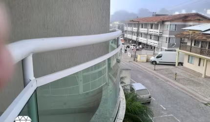 2 Dormts, Centro Bombinhas,  50 Mts praia