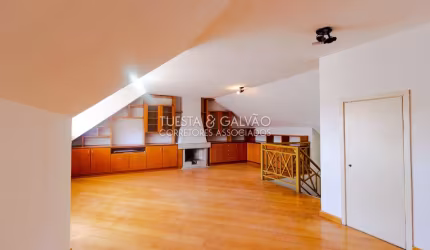 Casa em condomínio fechado com 3 quartos à venda na Rua Vinte e Quatro de Maio, 2408, Rebouças, Curitiba, 131 m2 por R$ 690.000