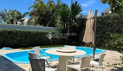 Casa com 4 quartos à venda na Rua dos Camuris, 94, Jurerê Internacional, Florianópolis, 310 m2 por R$ 4.950.000