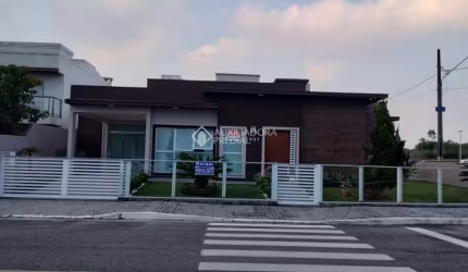 Casa com 3 quartos à venda na Avenida das Constelações, 997, São João do Rio Vermelho, Florianópolis, 123 m2 por R$ 980.000
