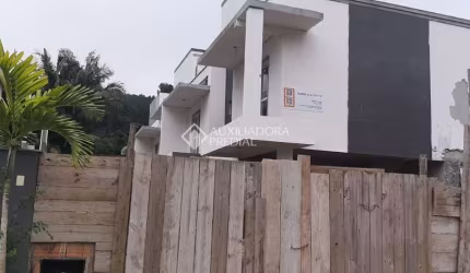 Casa com 2 quartos à venda na Rua Fernandes Francisco Coutinho, 4, Canasvieiras, Florianópolis, 94 m2 por R$ 800.000