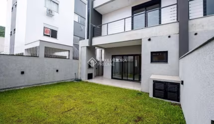 Casa com 3 quartos à venda na Rua da Quaresmeira Roxa, 1, Cachoeira do Bom Jesus, Florianópolis, 237 m2 por R$ 1.992.000