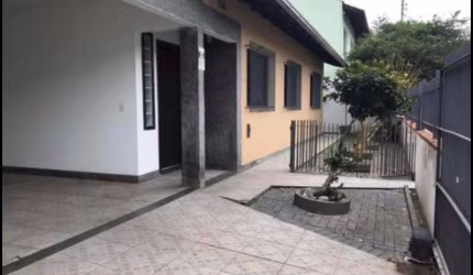 Casa com 3 quartos à venda na Rua 2700, 1180, Centro, Balneário Camboriú, 135 m2 por R$ 1.800.000