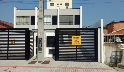 Casa com 2 quartos à venda na Rua Felipe Sestren, 519, Balneário Perequê, Porto Belo, 73 m2 por R$ 660.000