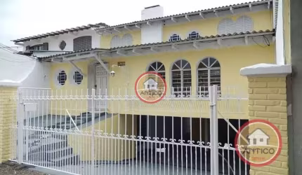EXCELENTE CASA COMERCIAL  236M² -  BAIRRO MERCÊS - DOM12