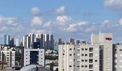 Cobertura Ensolarada no Rebouças – Excelente Localização!