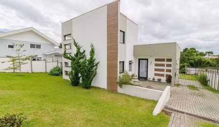 Casa em condominio com 4 quartos com 2 suites