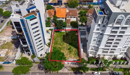 TERRENO ZR4 900M2 CENTRO