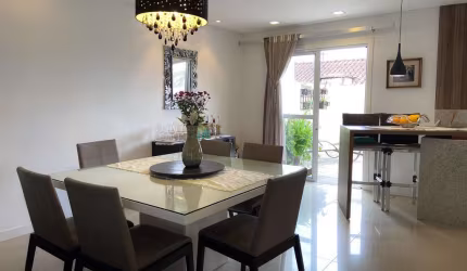 Casa em Condomino Bairro Santo Inácio, perto Parque Barigui