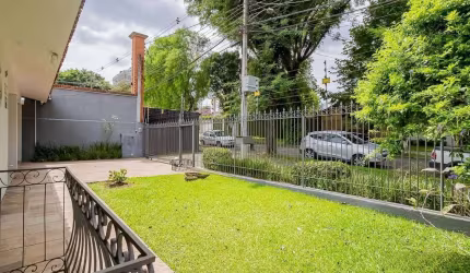 CASA RESIDENCIAL NO BIGORRILHO TÉRREA