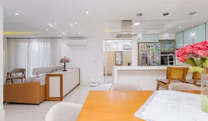 Casa em condomínio no Campo Comprido