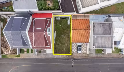 Terreno em Condomínio no Campo Comprido