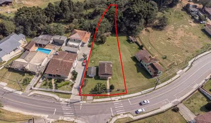 Terreno com 1.727m2 no Ferraria