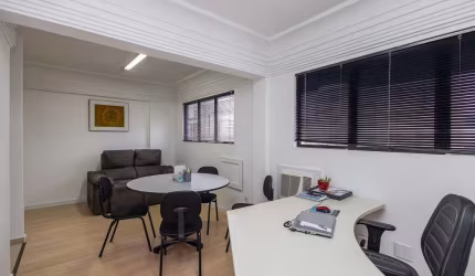 Sala comercial no Centro de Curitiba, PR