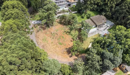 Terreno condomínio fechado Campo Comprido