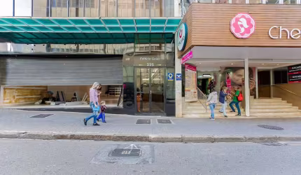 Conjunto Comercial no Centro