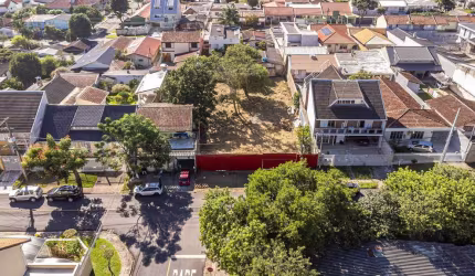 Terreno à Venda em Novo Mundo - Curitiba/PR