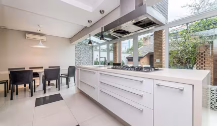 Casa Residencial de 3 quartos no bairro Mossunguê
