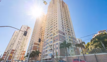 Apartamento na frente da Universidade Positivo com 3 quartos inteiramente mobiliado.
