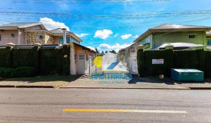 Sobrado em Condominio no Santa Cândida, 3 dorm, 3 vagas e quintal