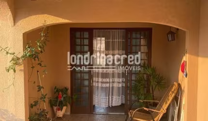 Casa à venda 2 Quartos, 1 Vaga, 200M², Newton Guimarães, Londrina - PR