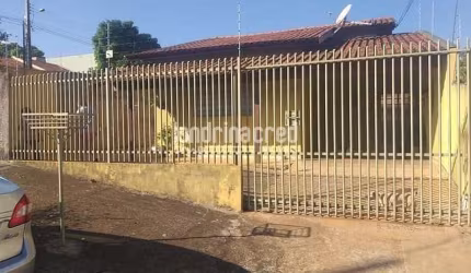 Casa à venda 3 Quartos, 1 Suite, 2 Vagas, 318M², Conjunto Parigot de Souza 1, Londrina - PR