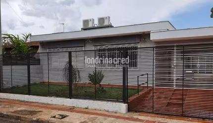 Casa à venda 4 Quartos, 2 Suites, 3 Vagas, 330M², Petrópolis, Londrina - PR