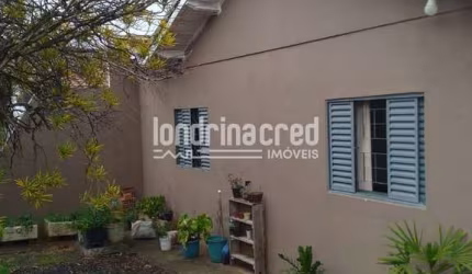 Casa à venda 2 Quartos, 2 Vagas, 200M², Conjunto Habitacional Violim, Londrina - PR