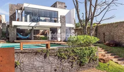 Imóvel versátil no Portal Versalhes I, Londrina: 208m² com piscina, 12 pontos de hidromassagem, sal
