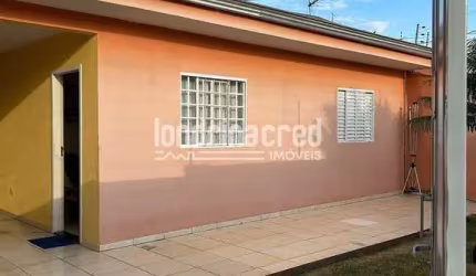 CASA NO RESIDENCIAL VENEZA COM 03 QUARTOS 02 BANHEIROS 3 VAGAS DE GARAGEM COM EDICULA COM 4 COMÔDOS