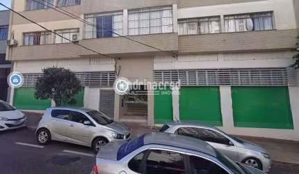 Apartamento no Ed. Canadá no centro de Londrina  Dormitórios: 02. Banheiros: 01. Sala. Cozinha. Áre