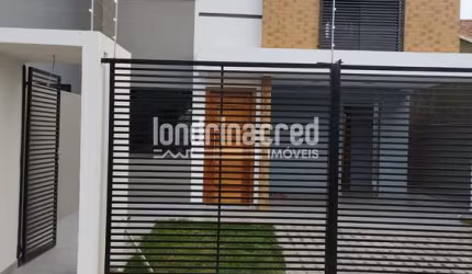 Seu Lar Ideal: Imóvel com 3 Quartos, Suíte, Espaços Aconchegantes e Área Externa – Perfeito para Fa
