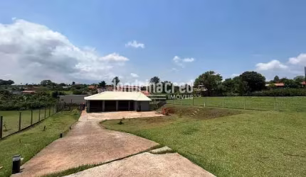 Casa à venda no Condomínio Estância Cabral, Cambé-PR: 136m² de construção, 1 suíte, cozinha com ilh