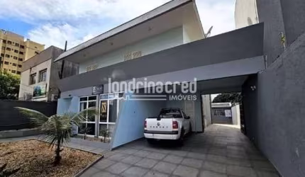 Imóvel Comercial de 525m² em Localização Privilegiada: 407m² de Construção, 9 Vagas, Edícula, Salas