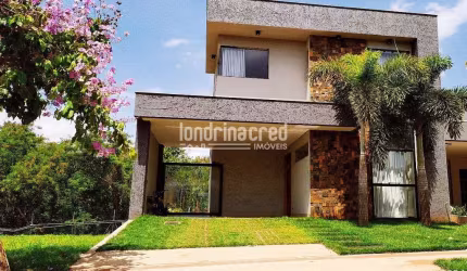 Sobrado de Alto Padrão no Condomínio Bella Vitta - 253 m², Vista Privilegiada, Amplo Quintal, Pisci