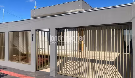 Casa Ampla com 3 Quartos sendo um suíte, Terreno de 200m² no Residencial Abussafe, Próxima a Mercad