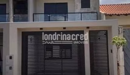Sobrado de alto padrão em excelente localização, 500m do HU e Muffato, próximo ao centro. 155m², 3