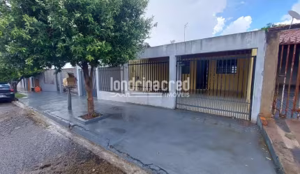 Linda Casa no Residencial Abussafe: 4 Dormitórios, 2 Banheiros, 2 Vagas de Garagem, 200m² de Terren